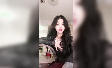 最新《瘋狂抖音》外篇之《抖音擦邊2》顏值主播各顯神通 閃現走光 刷邊尿尿熱舞 扣逼漏奶 (141)