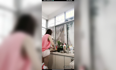 最新《瘋狂抖音》外篇之《抖音擦邊2》顏值主播各顯神通 閃現走光 刷邊尿尿熱舞 扣逼漏奶 (29)