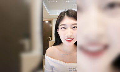 最新《瘋狂抖音》外篇之《抖音擦邊2》顏值主播各顯神通 閃現走光 刷邊尿尿熱舞 扣逼漏奶 (7)