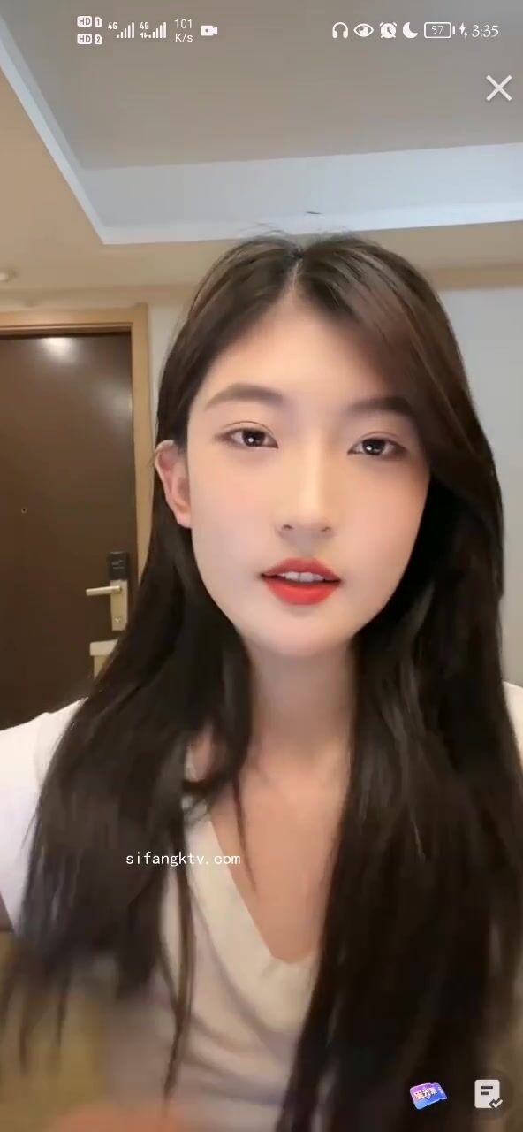 最新《瘋狂抖音》外篇之《抖音擦邊2》顏值主播各顯神通 閃現走光 刷邊尿尿熱舞 扣逼漏奶 (7)