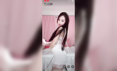 最新《瘋狂抖音》外篇之《抖音擦邊2》顏值主播各顯神通 閃現走光 刷邊尿尿熱舞 扣逼漏奶 (12)