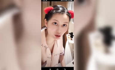 最新《瘋狂抖音》外篇之《抖音擦邊2》顏值主播各顯神通 閃現走光 刷邊尿尿熱舞 扣逼漏奶 (178)