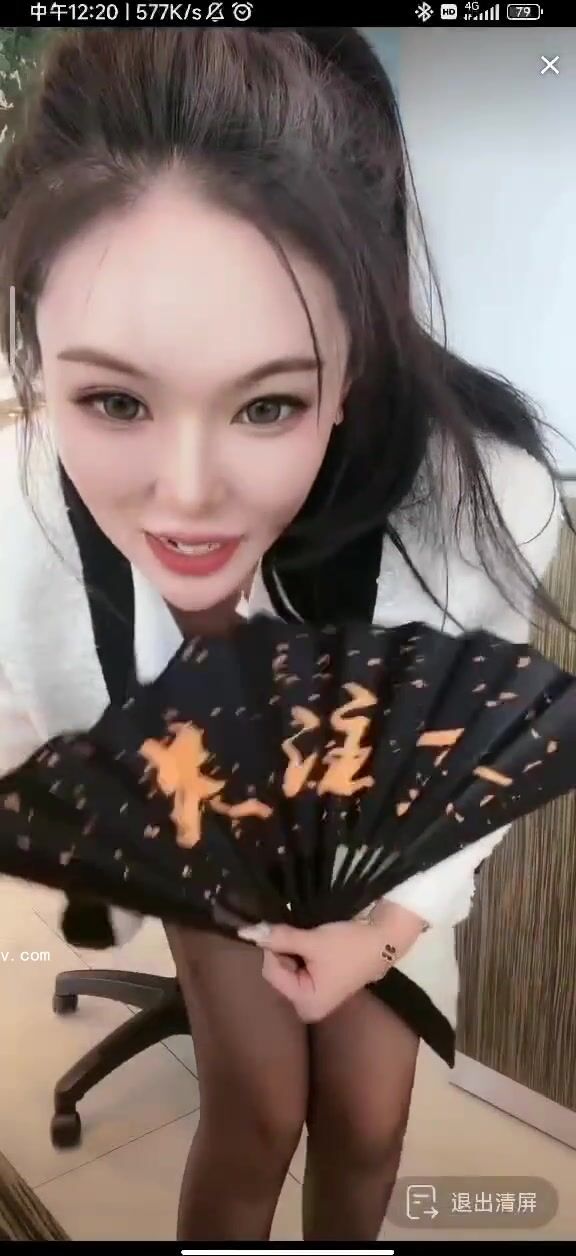 最新《瘋狂抖音》外篇之《抖音擦邊2》顏值主播各顯神通 閃現走光 刷邊尿尿熱舞 扣逼漏奶 (51)