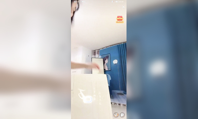 最新《瘋狂抖音》外篇之《抖音擦邊2》顏值主播各顯神通 閃現走光 刷邊尿尿熱舞 扣逼漏奶 (194)