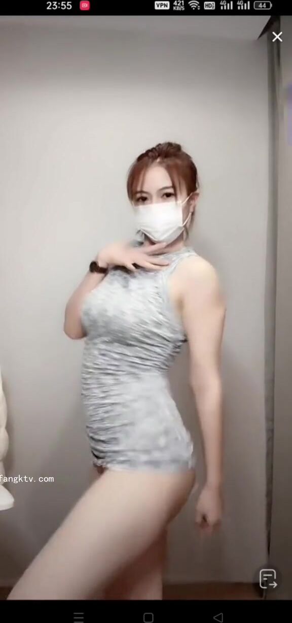 最新《瘋狂抖音》外篇之《抖音擦邊2》顏值主播各顯神通 閃現走光 刷邊尿尿熱舞 扣逼漏奶 (14)