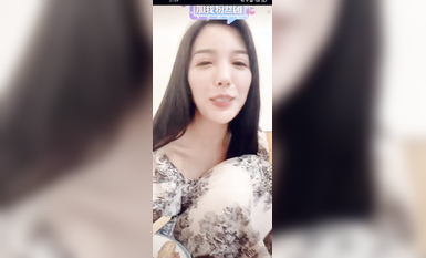 最新《瘋狂抖音》外篇之《抖音擦邊2》顏值主播各顯神通 閃現走光 刷邊尿尿熱舞 扣逼漏奶 (130)