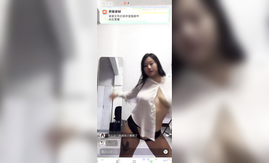 最新《瘋狂抖音》外篇之《抖音擦邊2》顏值主播各顯神通 閃現走光 刷邊尿尿熱舞 扣逼漏奶 (92)