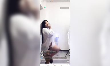 最新《瘋狂抖音》外篇之《抖音擦邊2》顏值主播各顯神通 閃現走光 刷邊尿尿熱舞 扣逼漏奶 (92)