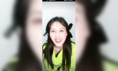 最新《瘋狂抖音》外篇之《抖音擦邊2》顏值主播各顯神通 閃現走光 刷邊尿尿熱舞 扣逼漏奶 (67)