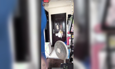 最新《瘋狂抖音》外篇之《抖音擦邊2》顏值主播各顯神通 閃現走光 刷邊尿尿熱舞 扣逼漏奶 (46)