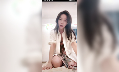 最新《瘋狂抖音》外篇之《抖音擦邊2》顏值主播各顯神通 閃現走光 刷邊尿尿熱舞 扣逼漏奶 (99)