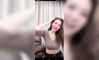 最新《瘋狂抖音》外篇之《抖音擦邊2》顏值主播各顯神通 閃現走光 刷邊尿尿熱舞 扣逼漏奶 (13)