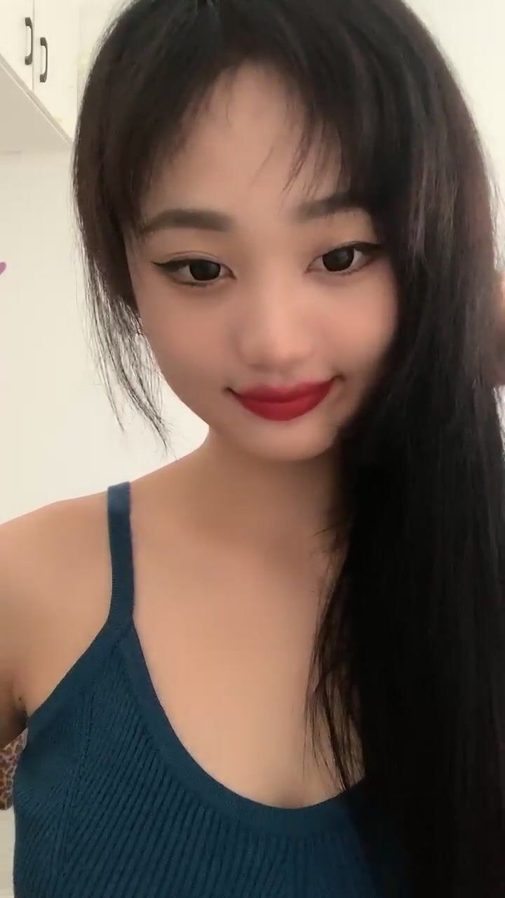 女神！奶子超級大~【聲音超甜】尺度突破！終於漏B了~狂擼~ (17)