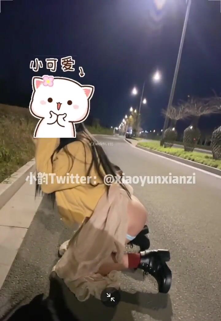 五個極品身材蘿莉反差露出萌妹 公路啪啪 戶外野戰 餐廳露出 絕版資源 小韻 (11)