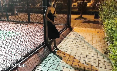 五個極品身材蘿莉反差露出萌妹 公路啪啪 戶外野戰 餐廳露出 絕版資源 極品反差【李淑怡】公路啪啪 公園露出 餐廳 (24)