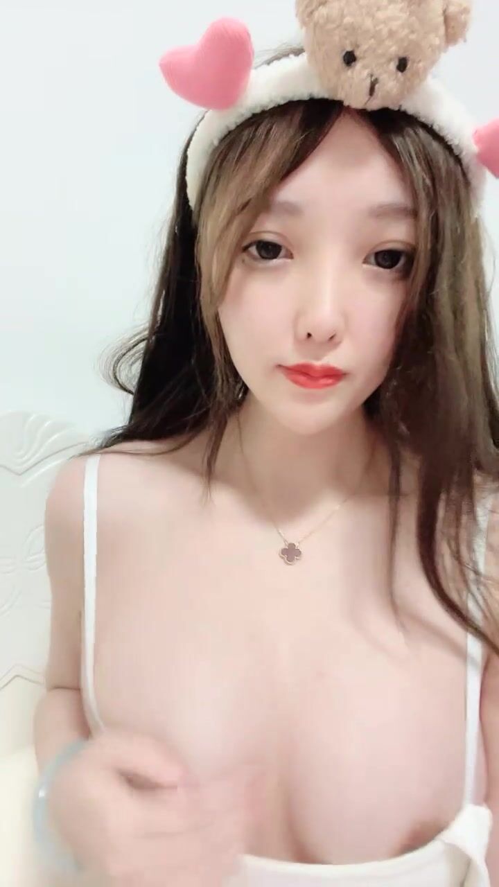 【小奕可】【小一可】新人下海 顏值學妹 跳蛋自慰噴水 (8)