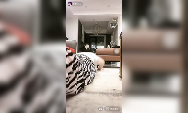 最新《瘋狂抖音》外篇之《抖音擦邊4》顏值主播各顯神通 閃現走光 刷邊瘋狂作死 扣逼漏奶 (101)