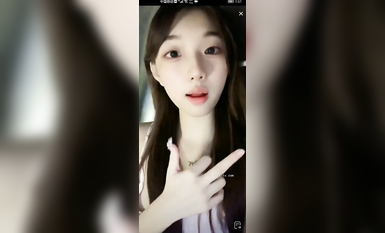 最新《瘋狂抖音》外篇之《抖音擦邊4》顏值主播各顯神通 閃現走光 刷邊瘋狂作死 扣逼漏奶 (297)