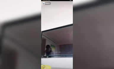 最新《瘋狂抖音》外篇之《抖音擦邊4》顏值主播各顯神通 閃現走光 刷邊瘋狂作死 扣逼漏奶 (40)