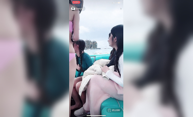 最新《瘋狂抖音》外篇之『三亞美女2』極品三亞外圍美女大秀身材 作死大尺度 摳B揉乳擠奶 (7)