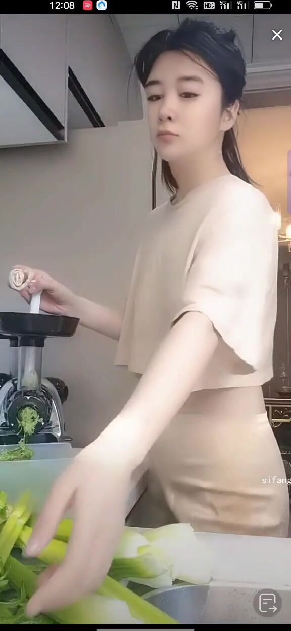 最新《瘋狂抖音》外篇之《抖音擦邊4》顏值主播各顯神通 閃現走光 刷邊瘋狂作死 扣逼漏奶 (305)