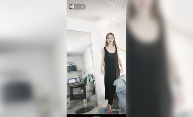 最新《瘋狂抖音》外篇之『三亞美女2』極品三亞外圍美女大秀身材 作死大尺度 摳B揉乳擠奶 (72)