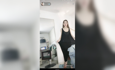 最新《瘋狂抖音》外篇之『三亞美女2』極品三亞外圍美女大秀身材 作死大尺度 摳B揉乳擠奶 (72)