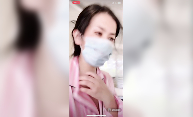 最新《瘋狂抖音》外篇之『三亞美女2』極品三亞外圍美女大秀身材 作死大尺度 摳B揉乳擠奶 (98)