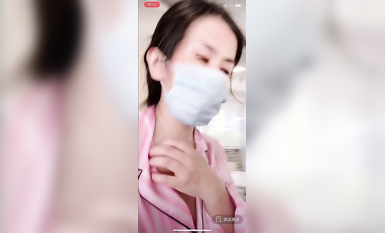 最新《瘋狂抖音》外篇之『三亞美女2』極品三亞外圍美女大秀身材 作死大尺度 摳B揉乳擠奶 (98)