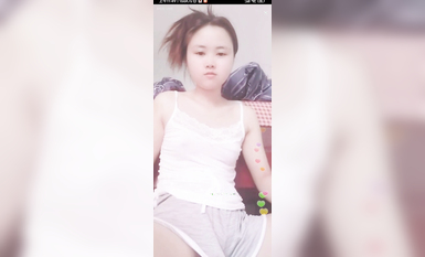 最新《瘋狂抖音》外篇之《抖音擦邊4》顏值主播各顯神通 閃現走光 刷邊瘋狂作死 扣逼漏奶 (35)