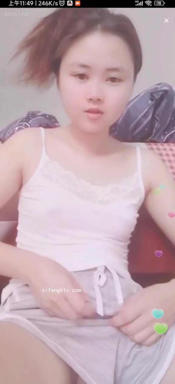 最新《瘋狂抖音》外篇之《抖音擦邊4》顏值主播各顯神通 閃現走光 刷邊瘋狂作死 扣逼漏奶 (35)