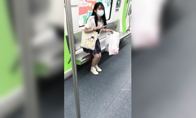 稀缺學姐專場 專業抄底靚麗制服學姐珍藏版 貼著美女屁股抄 有燈光加持畫質特好 超清4K原版 (8)