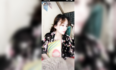 最新《瘋狂抖音》外篇之『三亞美女2』極品三亞外圍美女大秀身材 作死大尺度 摳B揉乳擠奶 (29)