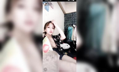 最新《瘋狂抖音》外篇之『三亞美女2』極品三亞外圍美女大秀身材 作死大尺度 摳B揉乳擠奶 (29)