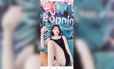 最新《瘋狂抖音》外篇之『三亞美女2』極品三亞外圍美女大秀身材 作死大尺度 摳B揉乳擠奶 (85)