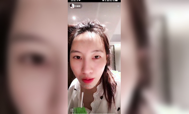 最新《瘋狂抖音》外篇之《抖音擦邊4》顏值主播各顯神通 閃現走光 刷邊瘋狂作死 扣逼漏奶 (38)