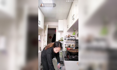 最新《瘋狂抖音》外篇之『三亞美女2』極品三亞外圍美女大秀身材 作死大尺度 摳B揉乳擠奶 (165)