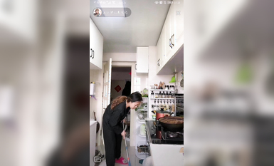 最新《瘋狂抖音》外篇之『三亞美女2』極品三亞外圍美女大秀身材 作死大尺度 摳B揉乳擠奶 (165)