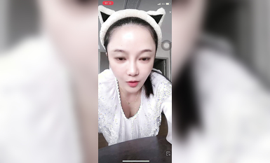 最新《瘋狂抖音》外篇之《抖音擦邊4》顏值主播各顯神通 閃現走光 刷邊瘋狂作死 扣逼漏奶 (69)