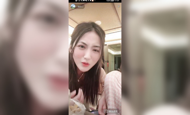 最新《瘋狂抖音》外篇之『三亞美女2』極品三亞外圍美女大秀身材 作死大尺度 摳B揉乳擠奶 (70)