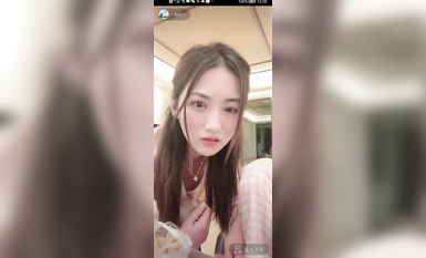 最新《瘋狂抖音》外篇之『三亞美女2』極品三亞外圍美女大秀身材 作死大尺度 摳B揉乳擠奶 (70)