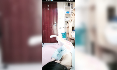 最新《瘋狂抖音》外篇之『三亞美女2』極品三亞外圍美女大秀身材 作死大尺度 摳B揉乳擠奶 (56)