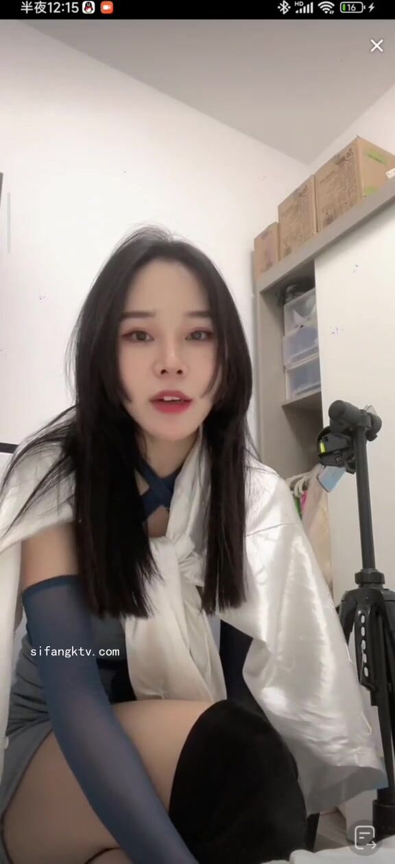 最新《瘋狂抖音》外篇之《抖音擦邊4》顏值主播各顯神通 閃現走光 刷邊瘋狂作死 扣逼漏奶 (225)