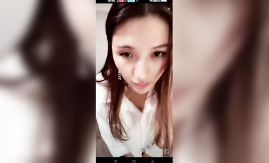 最新《瘋狂抖音》外篇之《抖音擦邊4》顏值主播各顯神通 閃現走光 刷邊瘋狂作死 扣逼漏奶 (86)