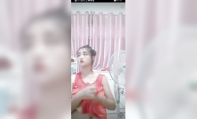 最新《瘋狂抖音》外篇之《抖音擦邊4》顏值主播各顯神通 閃現走光 刷邊瘋狂作死 扣逼漏奶 (57)