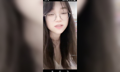 最新《瘋狂抖音》外篇之《抖音擦邊4》顏值主播各顯神通 閃現走光 刷邊瘋狂作死 扣逼漏奶 (46)