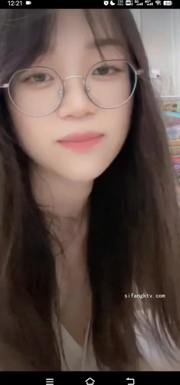 最新《瘋狂抖音》外篇之《抖音擦邊4》顏值主播各顯神通 閃現走光 刷邊瘋狂作死 扣逼漏奶 (46)