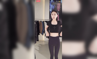 最新《瘋狂抖音》外篇之『三亞美女2』極品三亞外圍美女大秀身材 作死大尺度 摳B揉乳擠奶 (22)