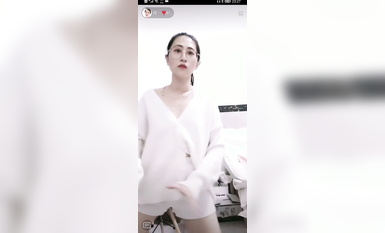 最新《瘋狂抖音》外篇之『三亞美女2』極品三亞外圍美女大秀身材 作死大尺度 摳B揉乳擠奶 (196)