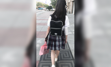 稀缺學姐專場 專業抄底靚麗制服學姐珍藏版 貼著美女屁股抄 有燈光加持畫質特好 超清4K原版 (12)